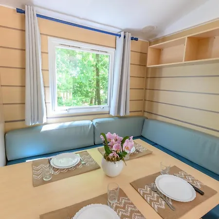 Campsite Mobil-home Le Robinson Saint-Cheron